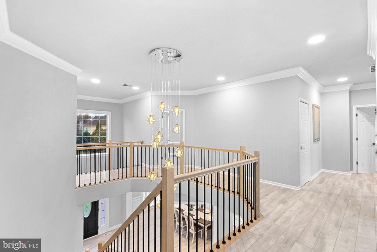Interior, Pendant Lights, Recessed Lighting, Wood Texture Flooring