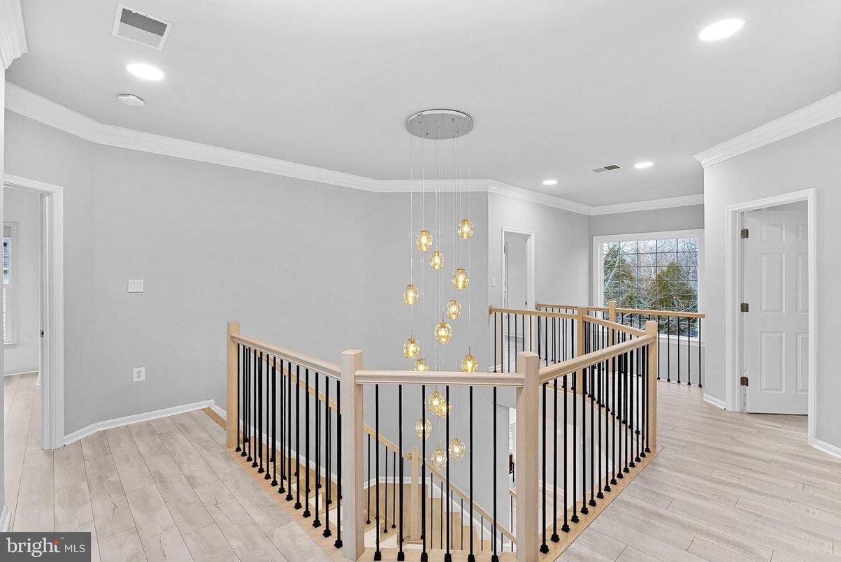 Interior, Pendant Lights, Recessed Lighting, Wood Texture Flooring