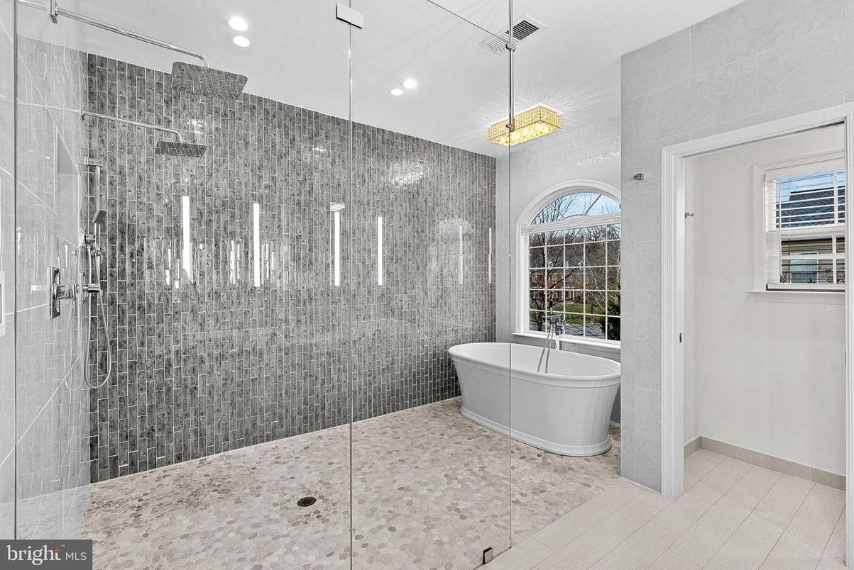 Bathroom, Free Standing Baths, Glass Shower, Interior, Pendant Lights, Recessed Lighting