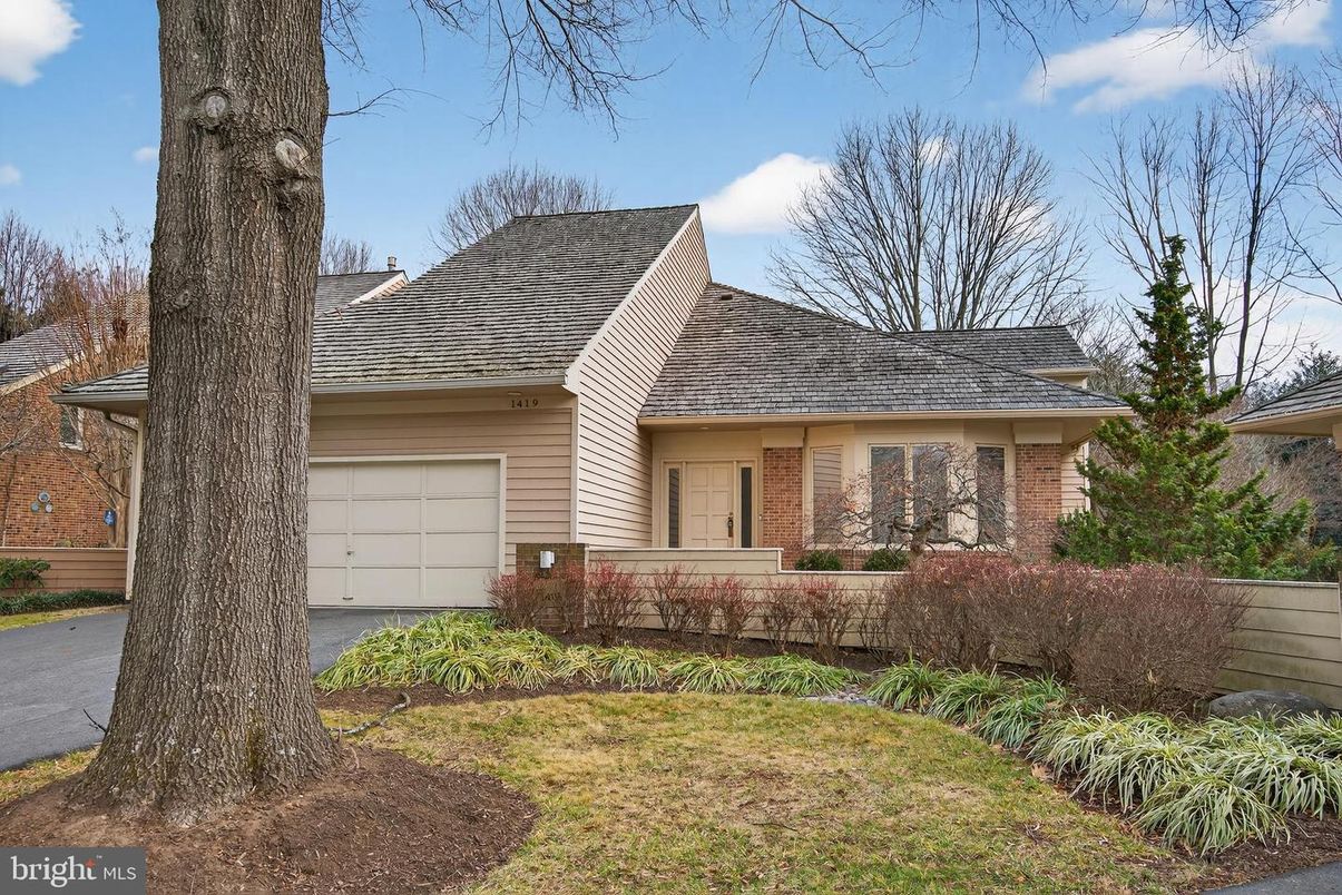 Attached, Exterior, Facade, Brick Facade, Cape Cod