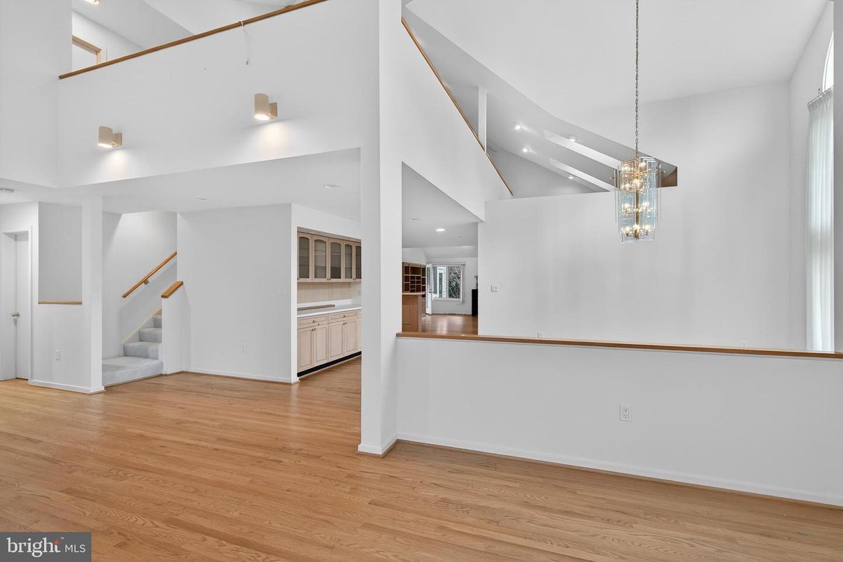 Interior, Pendant Lights, Recessed Lighting, Wood Texture Flooring