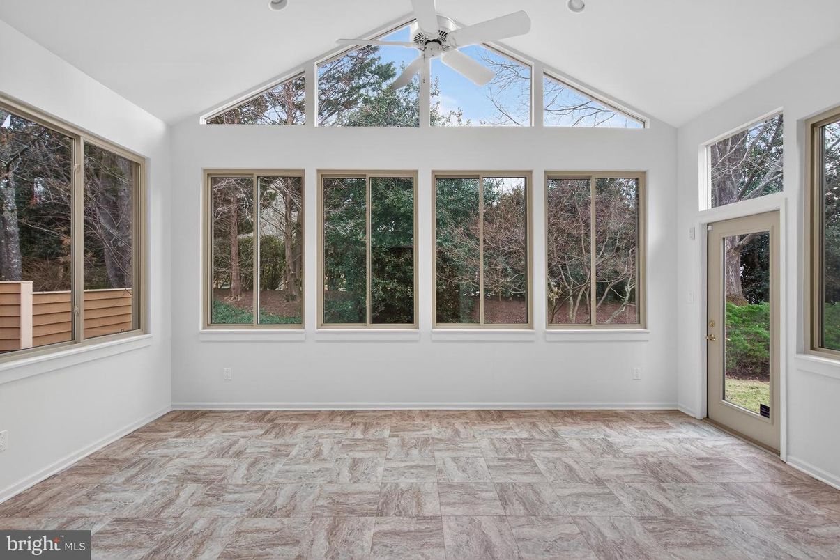 Empty room, Interior, Sun Room