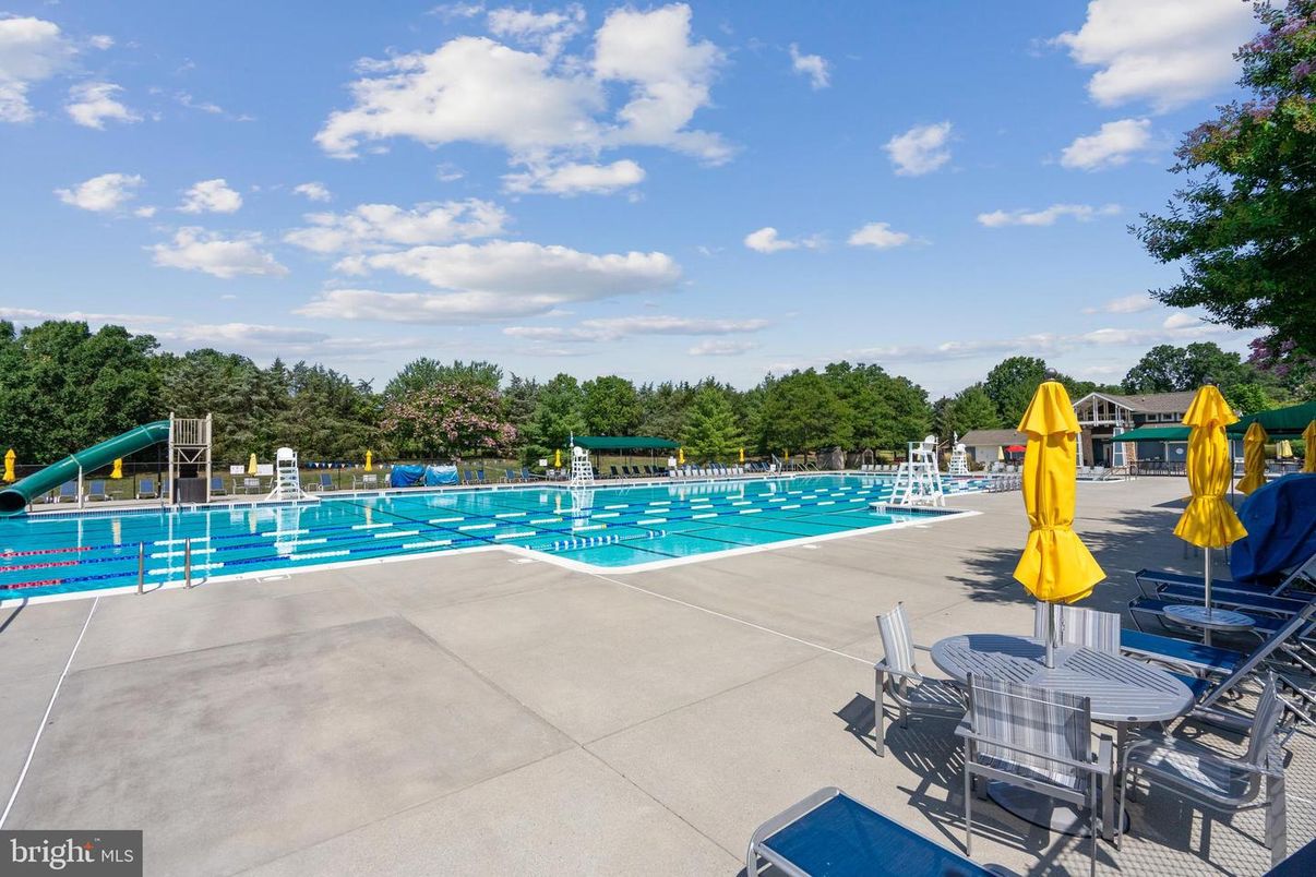 Exterior, Playground, Pool