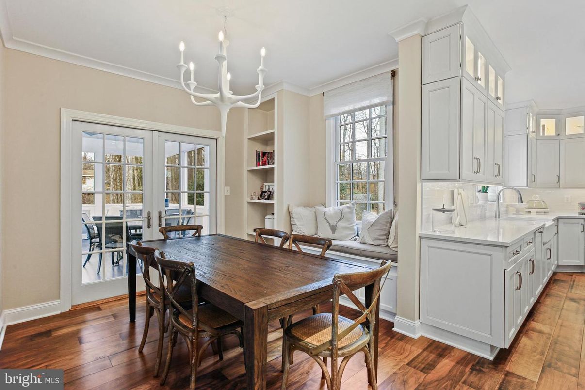 Chandelier, Dining room, Interior, Kitchen, Wood Texture Flooring
