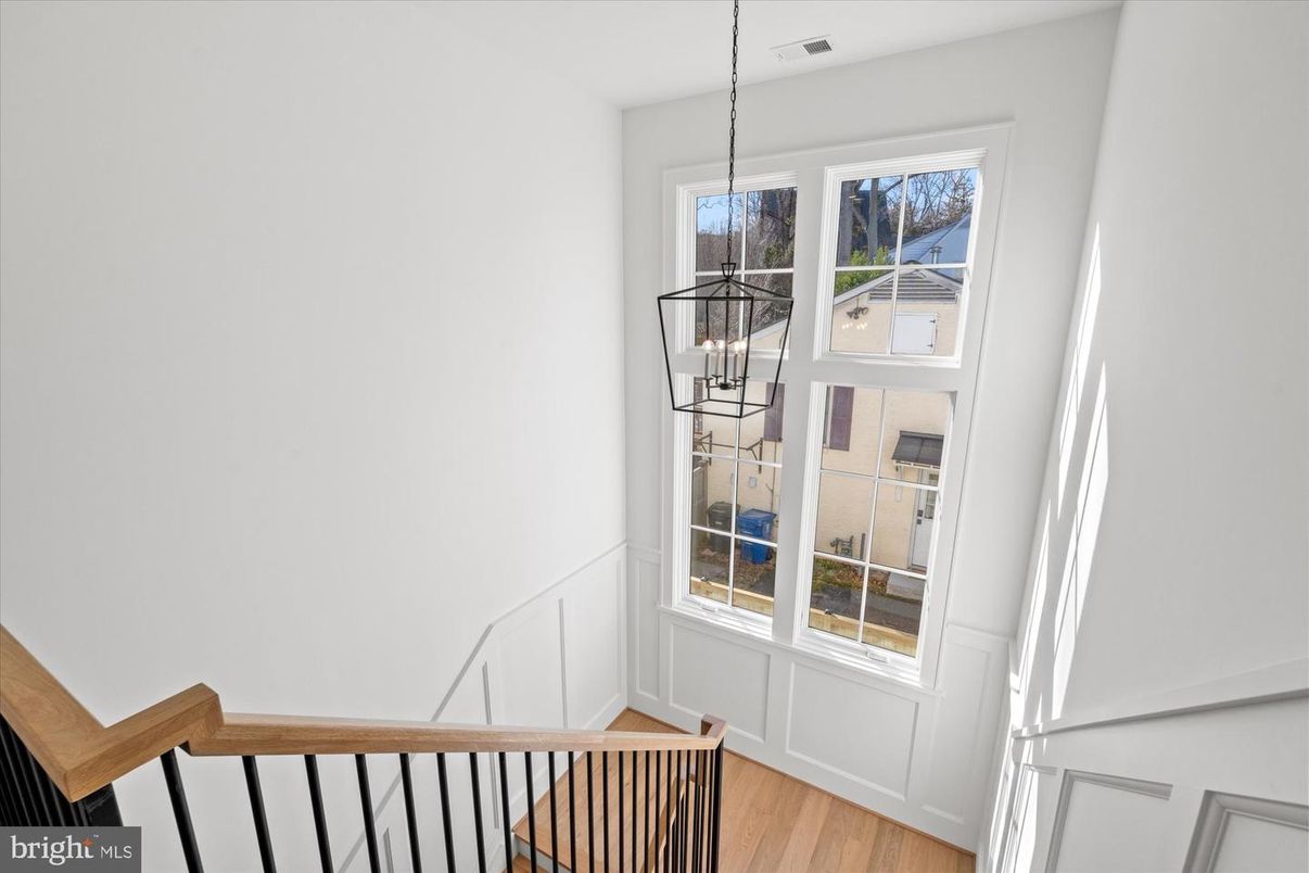 Interior, Pendant Lights, Wood Texture Flooring