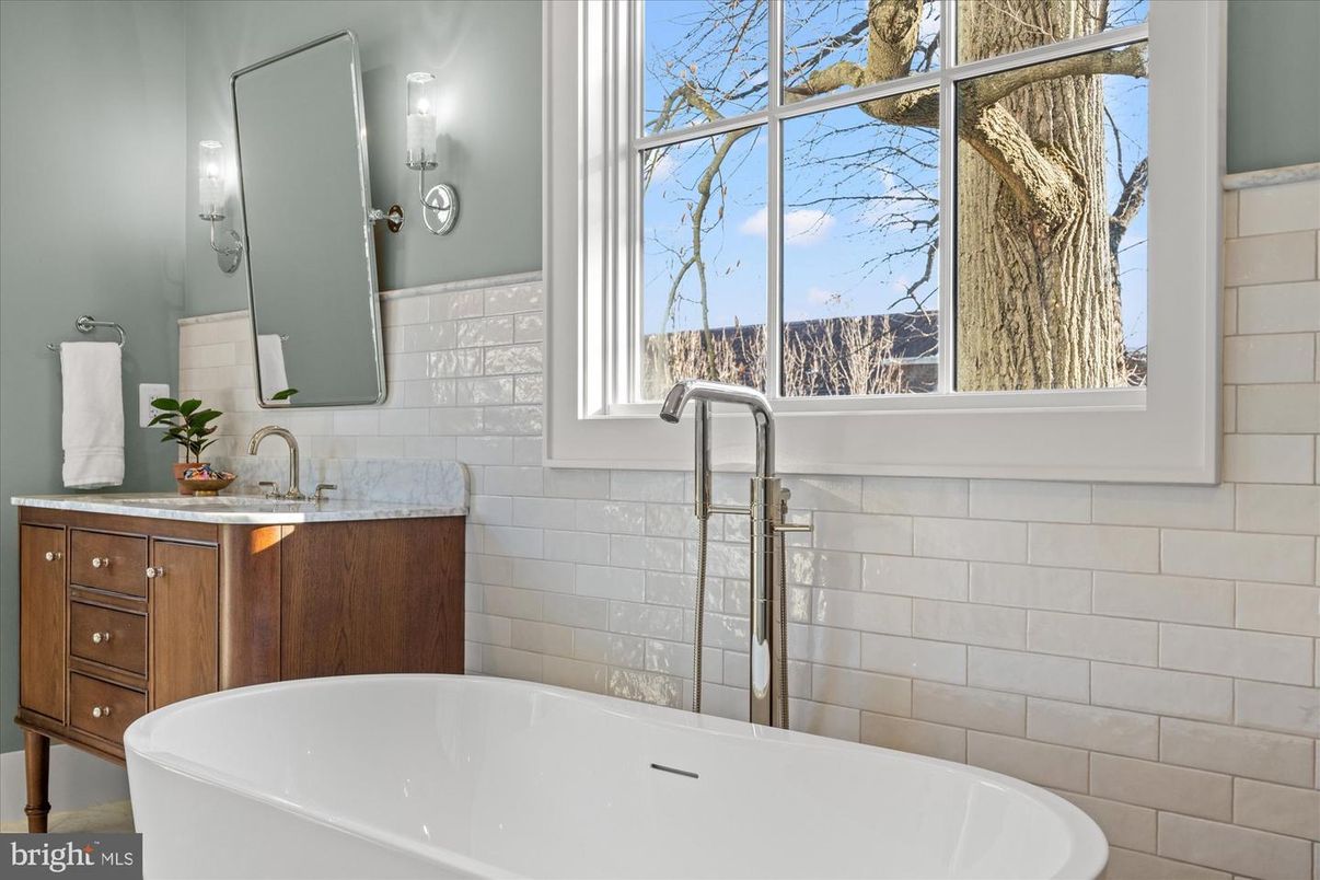 Bathroom, Free Standing Baths, Interior