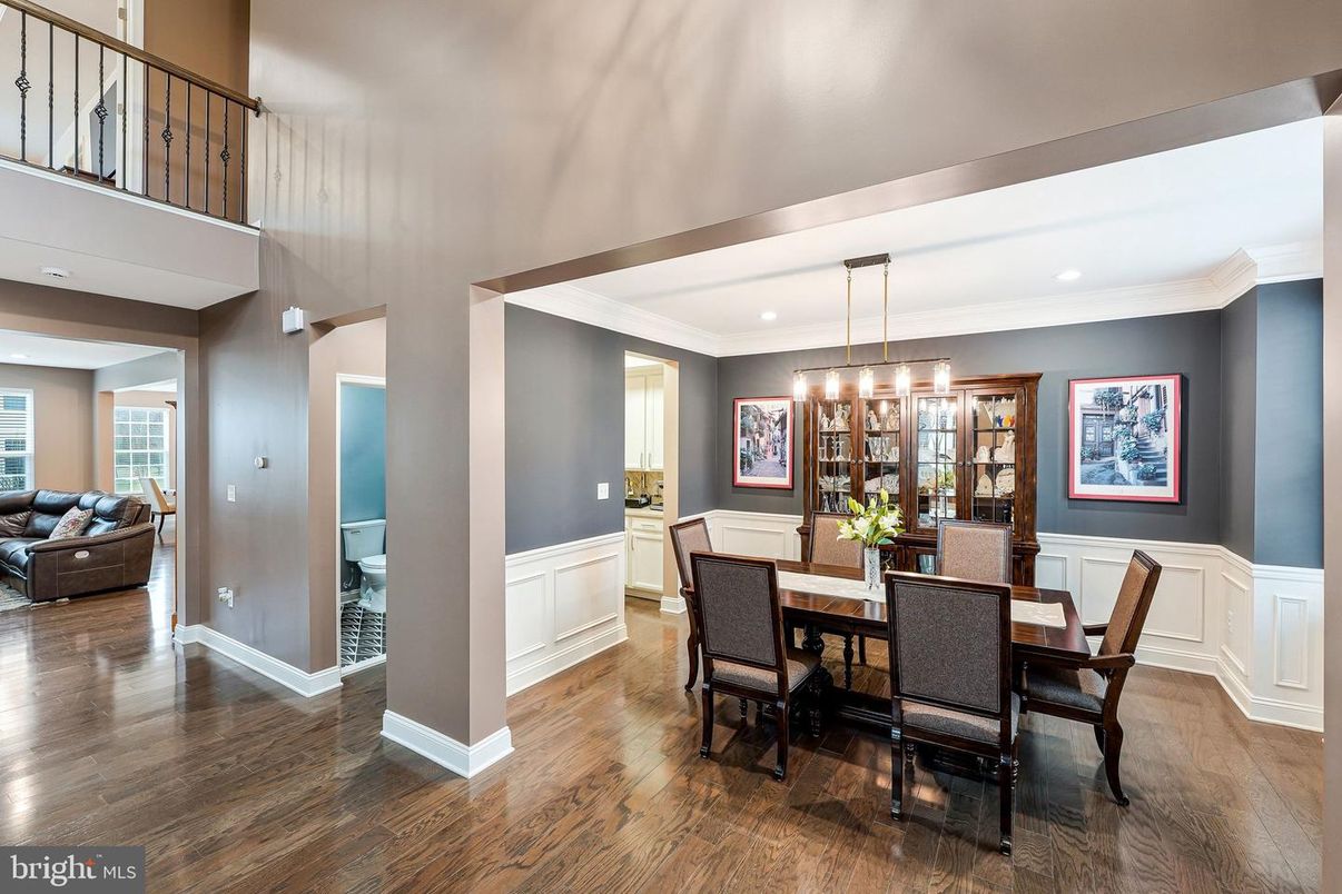Dining room, Interior, Pendant Lights, Recessed Lighting, Wood Texture Flooring