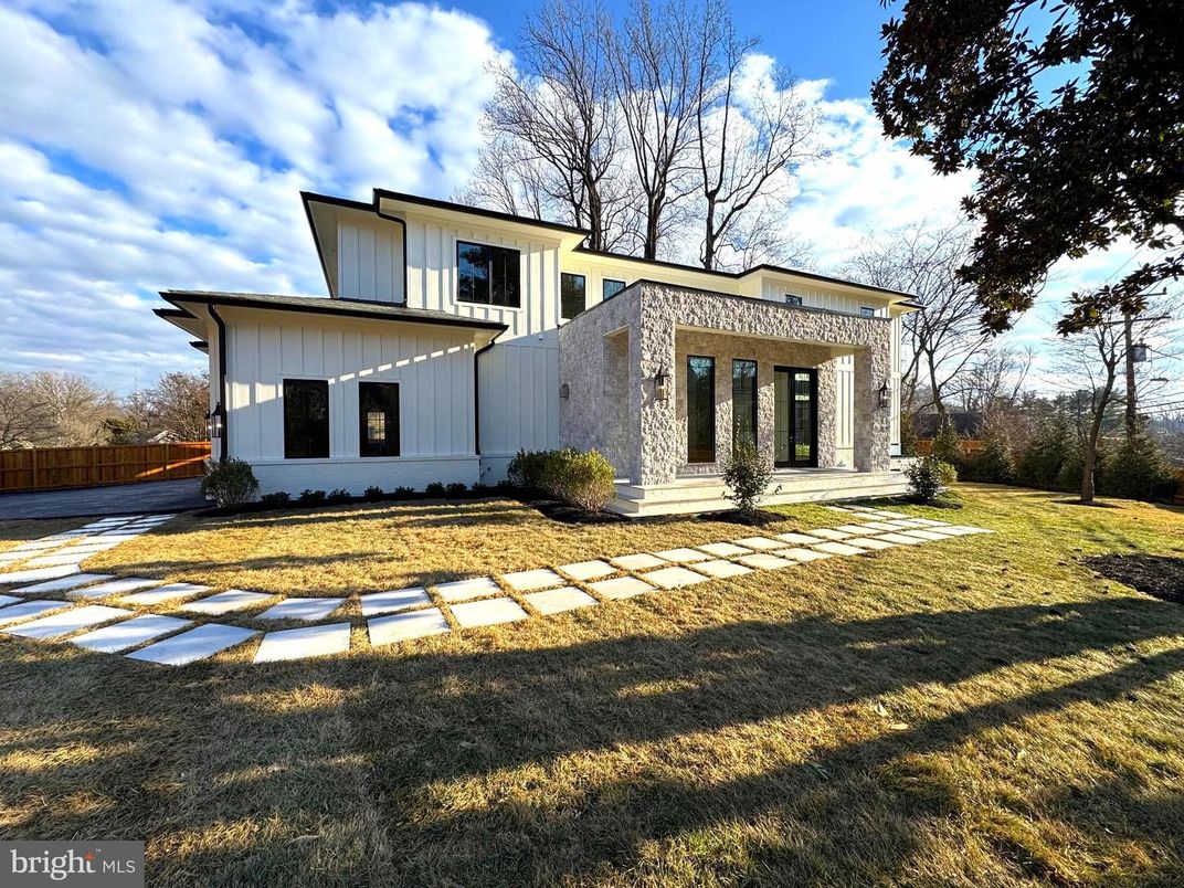 Backyard, Exterior, Facade, Modern