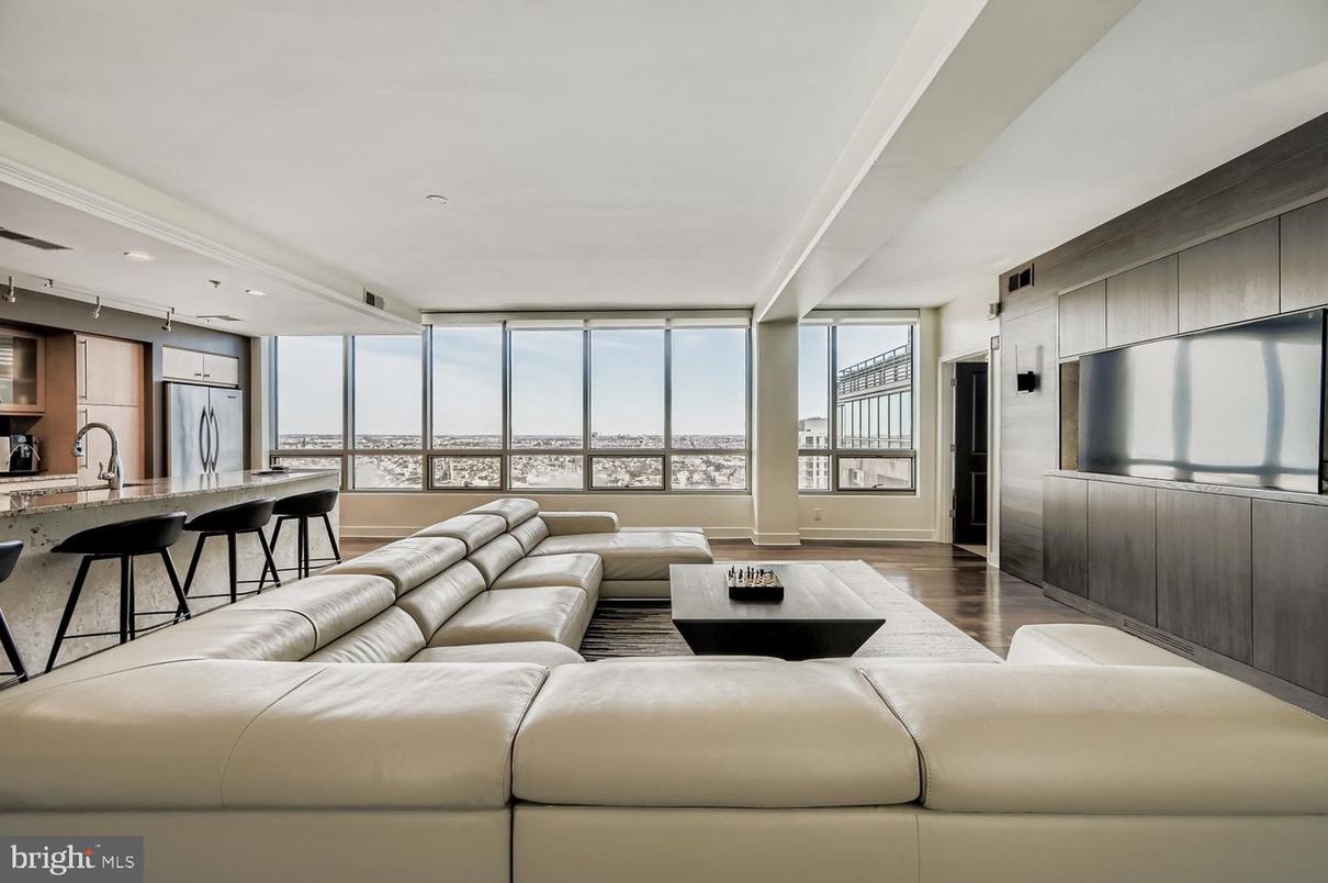 Interior, Kitchen, Living room, Recessed Lighting, Wood Texture Flooring