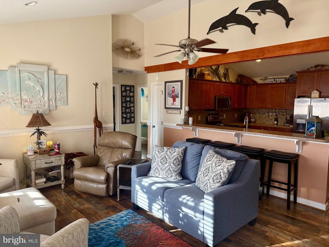 Interior, Kitchen, Living room, Recessed Lighting, Wood Texture Flooring