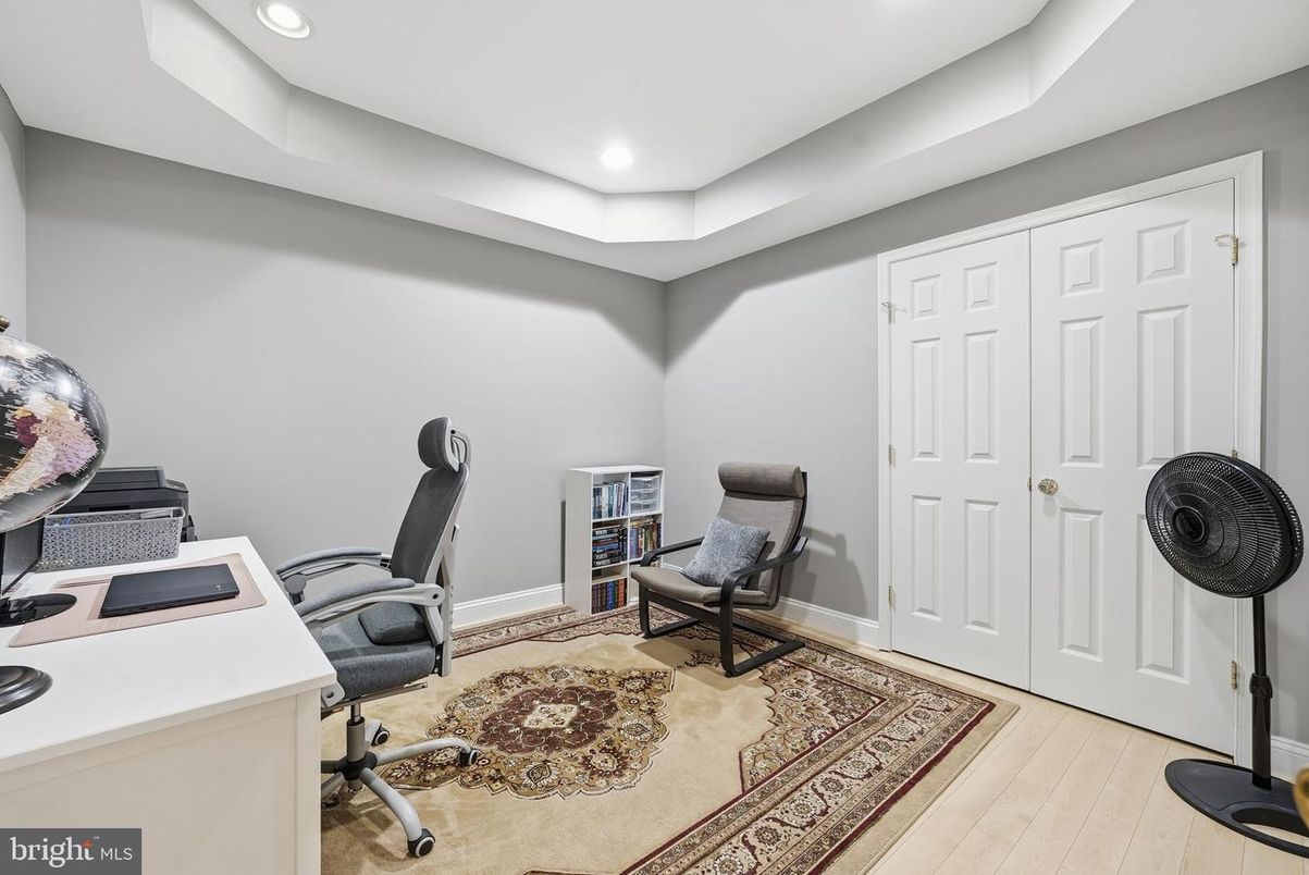 Home Office, Interior, Recessed Lighting, Wood Texture Flooring