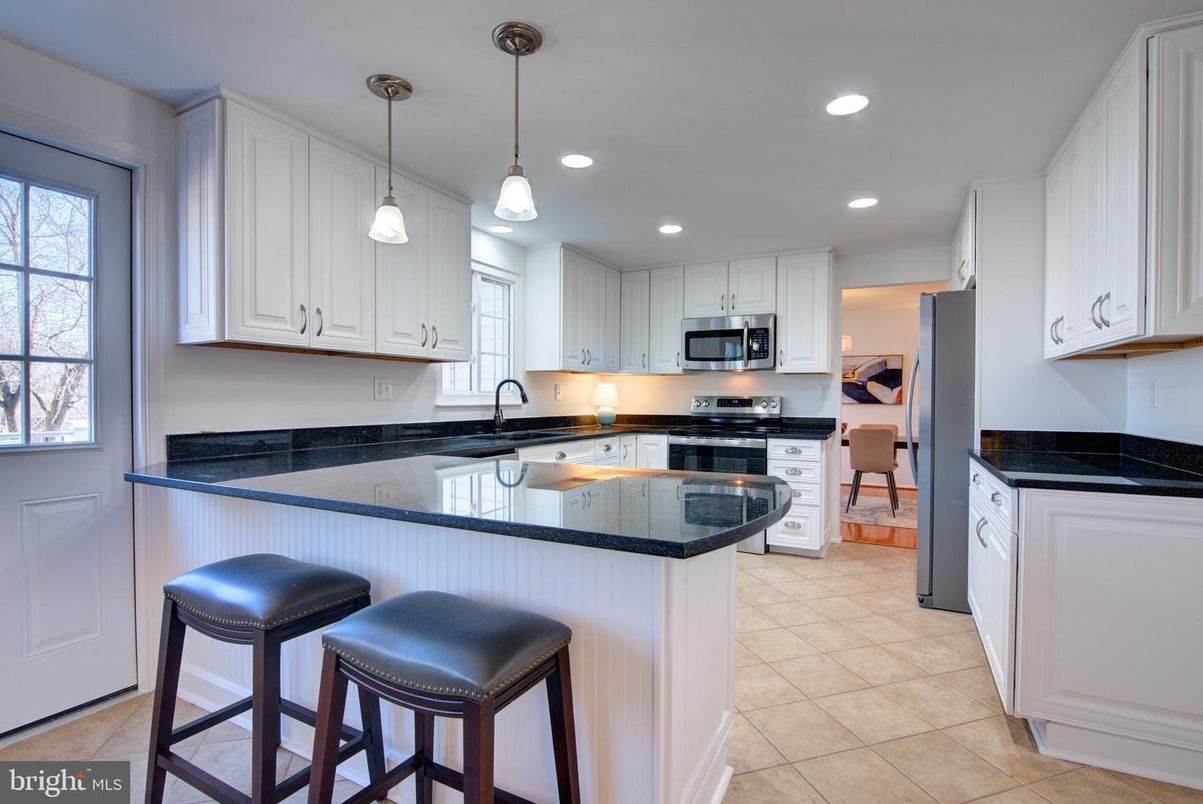 Interior, Kitchen, Pendant Lights, Recessed Lighting, Stainless Steel Appliances