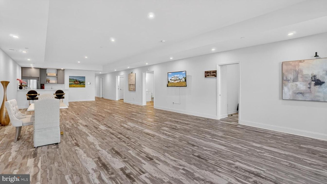 Dining room, Interior, Kitchen, Recessed Lighting, Wood Texture Flooring