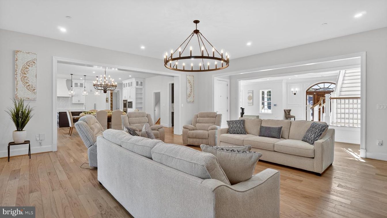 Chandelier, Dining room, Interior, Kitchen, Living room, Recessed Lighting, Wood Texture Flooring