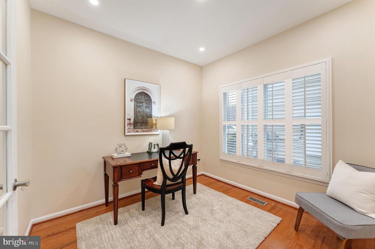 Home Office, Interior, Recessed Lighting, Wood Texture Flooring