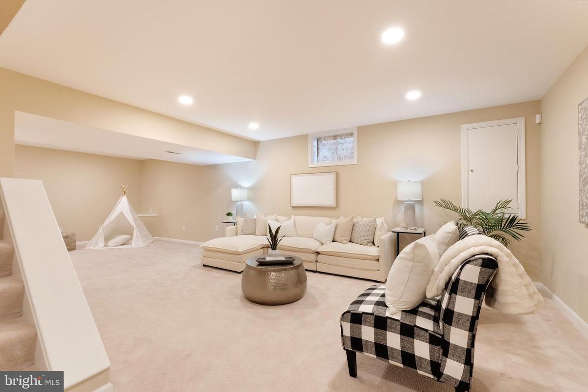 Interior, Living room, Recessed Lighting
