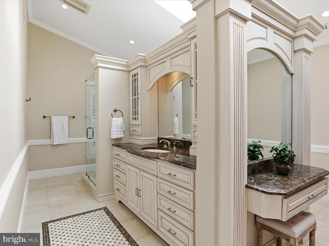 Bathroom, Interior, Recessed Lighting