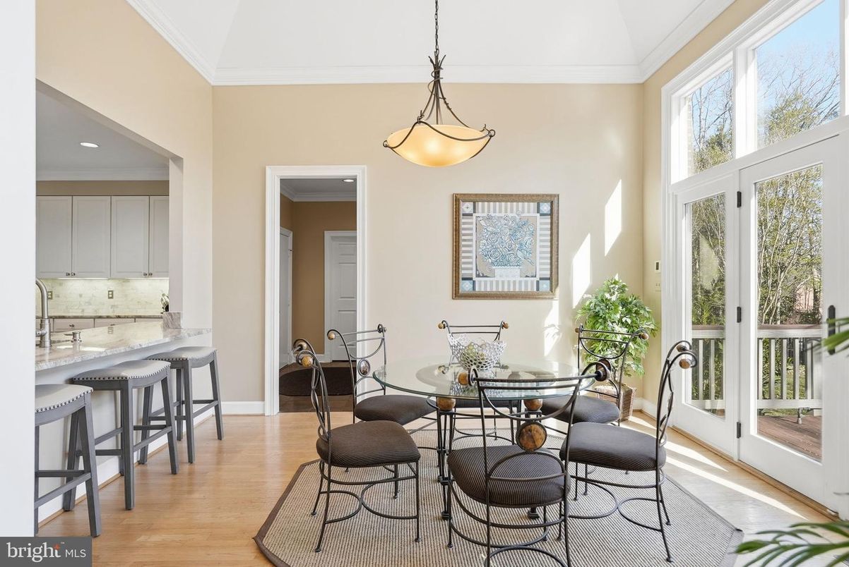 Dining room, Interior, Kitchen, Pendant Lights, Recessed Lighting, Wood Texture Flooring