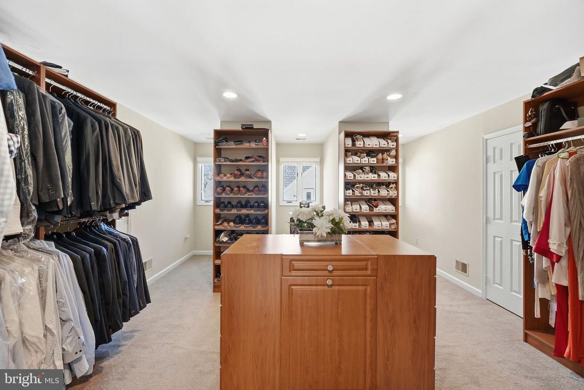 Interior, Recessed Lighting, Walk-in Closets