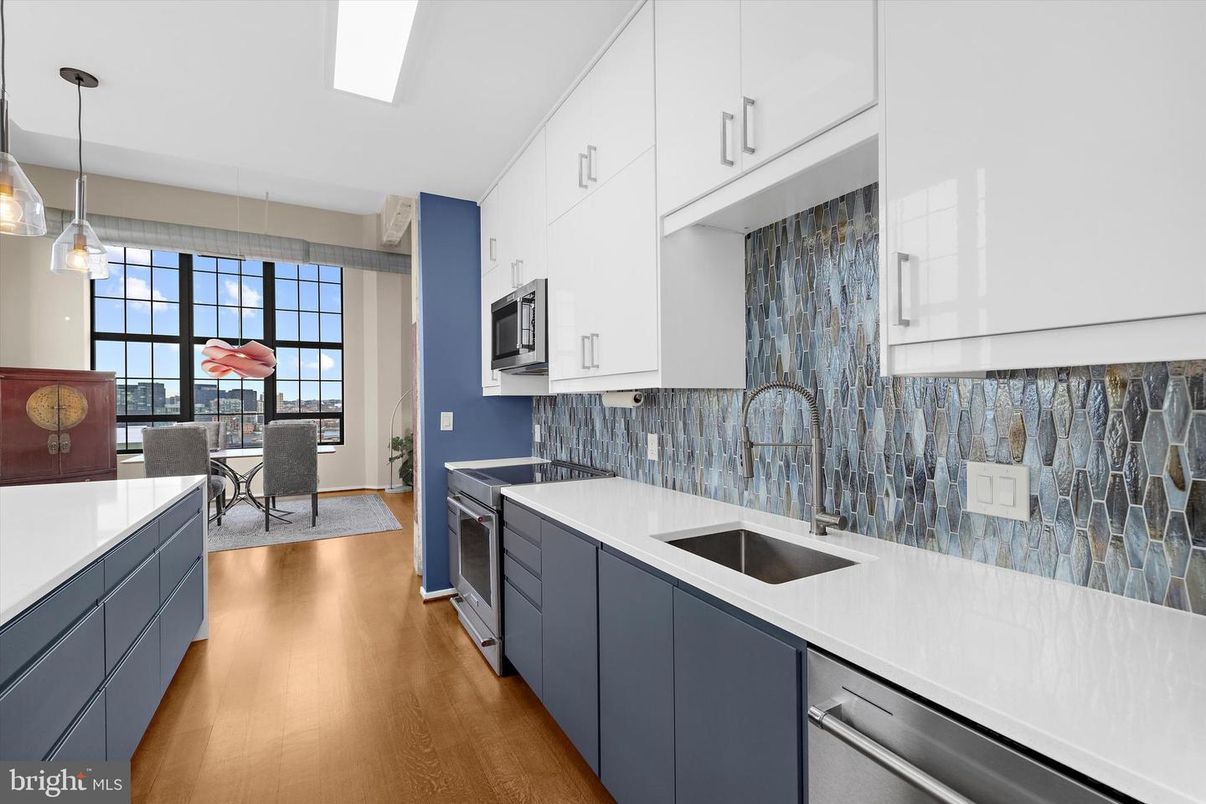 Dining room, Interior, Kitchen, Pendant Lights, Wood Texture Flooring