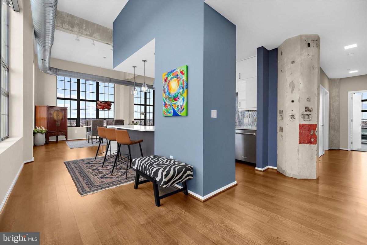 Interior, Pendant Lights, Recessed Lighting, Wood Texture Flooring