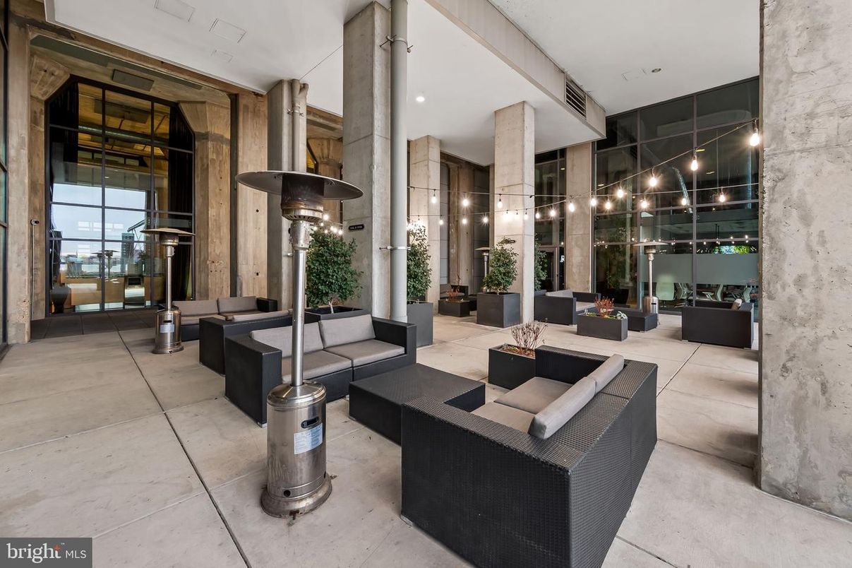 Interior, Living room, Pendant Lights, Recessed Lighting