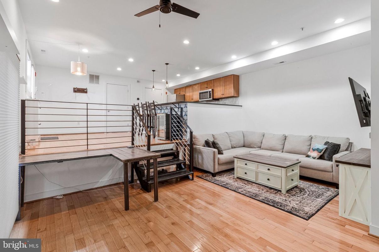 Interior, Kitchen, Living room, Pendant Lights, Recessed Lighting, Wood Texture Flooring