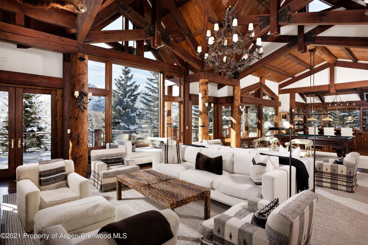 Chandelier, Dining room, Interior, Living room, Wooden Beams, Wooden Ceilings