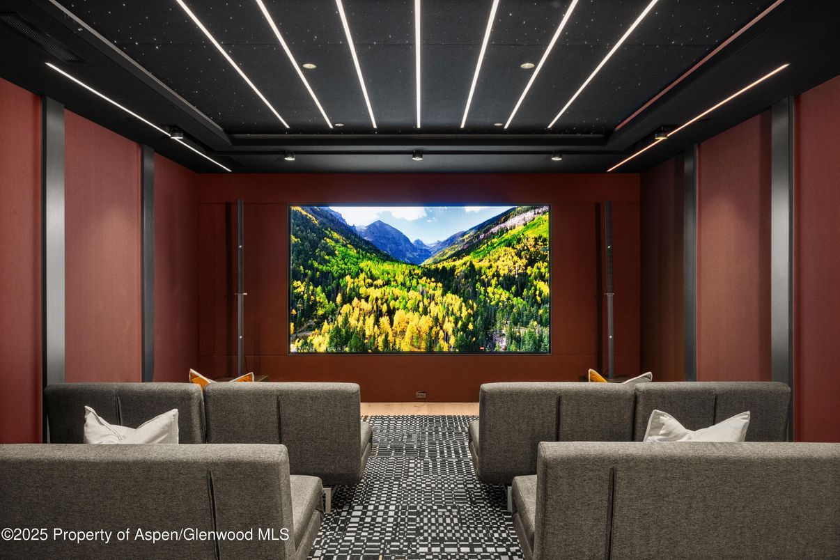 Interior, Projection Screen, Recessed Lighting, Theatre Room
