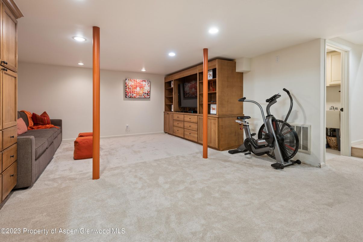 Fitness Equipment, Interior, Recessed Lighting