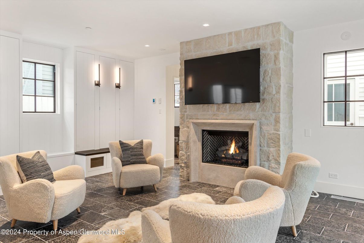 Fireplace, Interior, Living room, Recessed Lighting