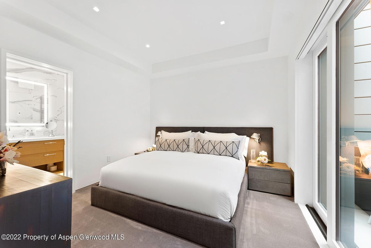 Bedroom, Interior, Recessed Lighting, Water