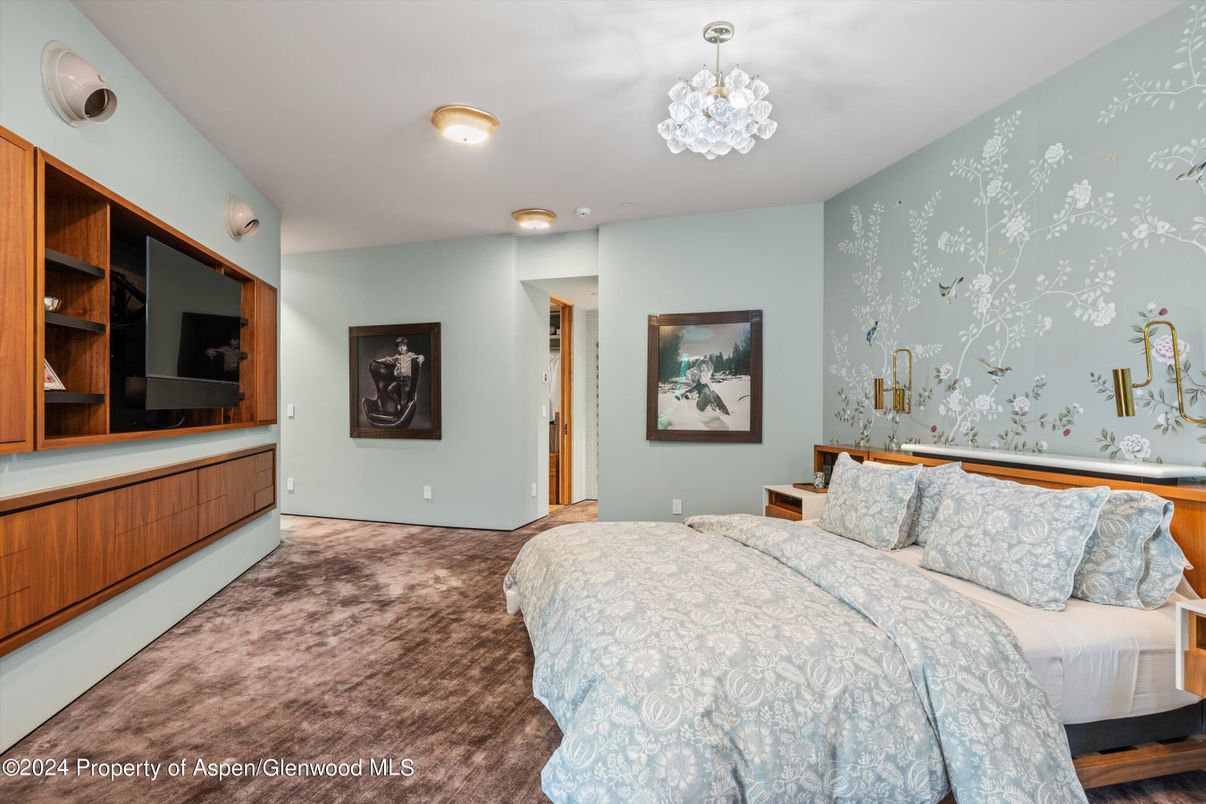 Bedroom, Chandelier, Interior, Recessed Lighting