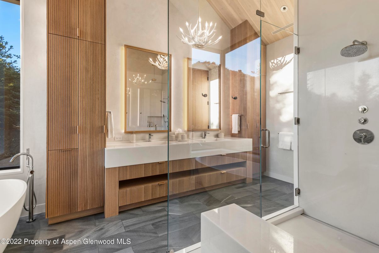 Bathroom, Free Standing Baths, Glass Shower, Interior, Pendant Lights