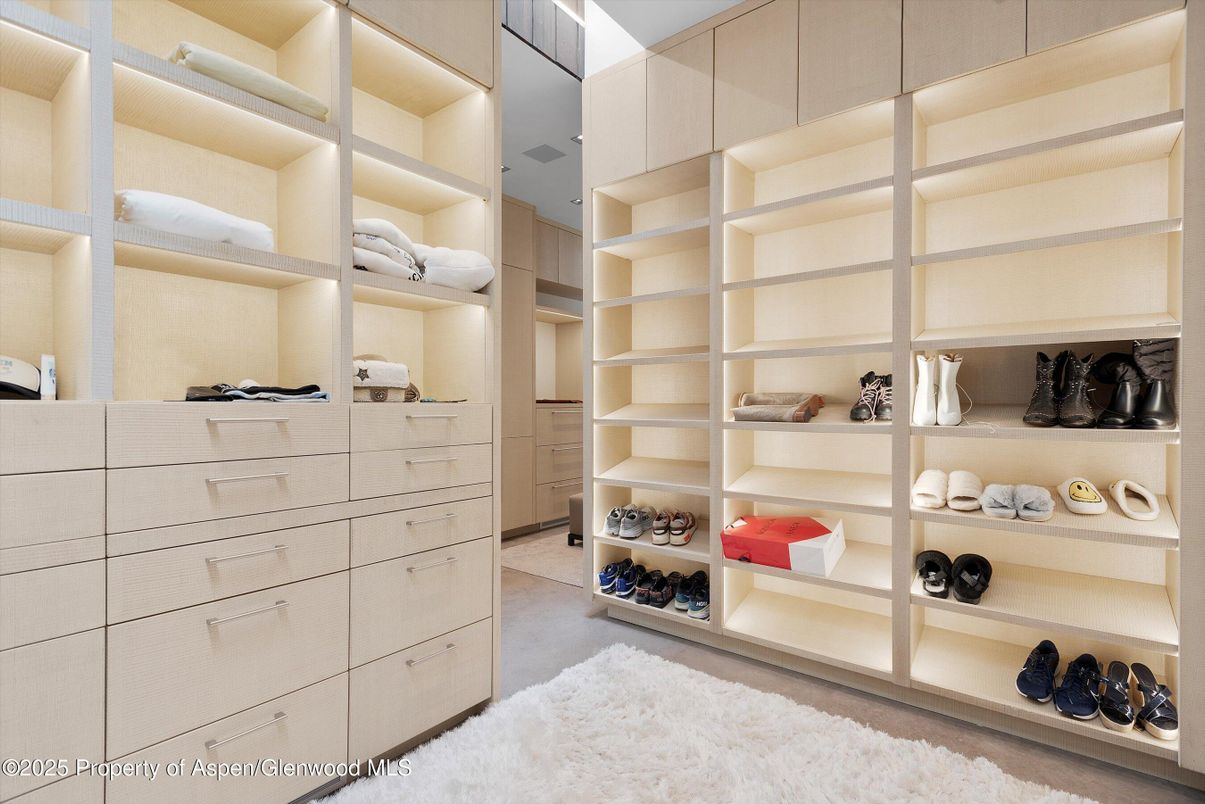 Interior, Walk-in Closets