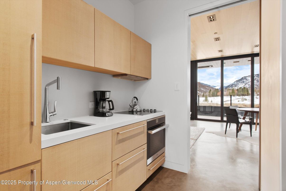Dining room, Interior, Kitchen, Recessed Lighting, Stainless Steel Appliances