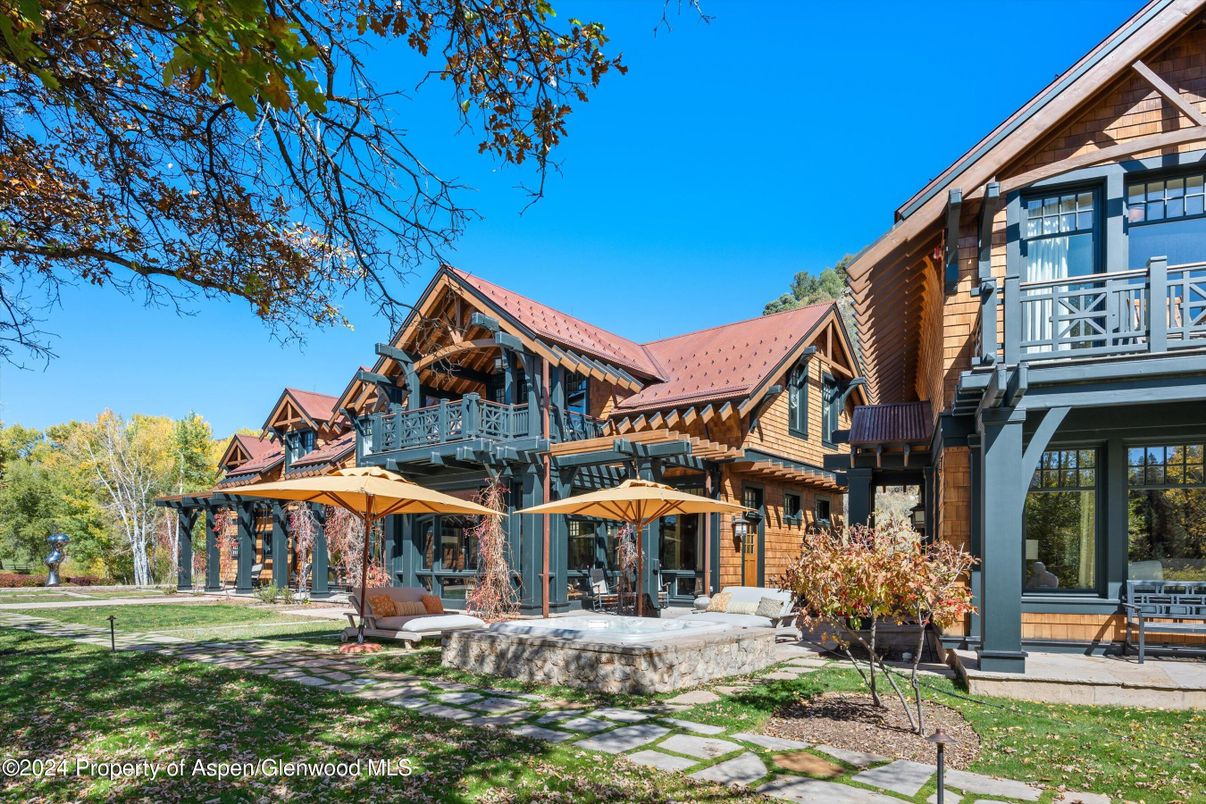 Backyard, Exterior, Facade, Log Home