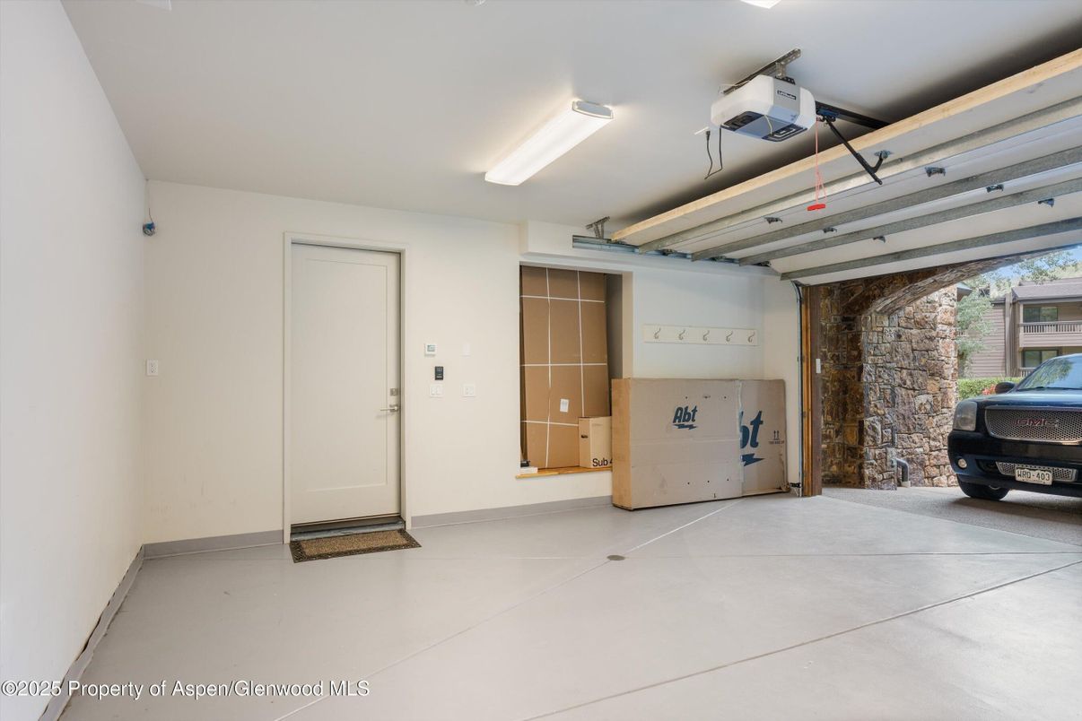 Garage, Interior, Stone Walls