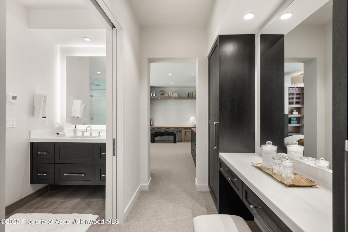 Bathroom, Interior, Recessed Lighting