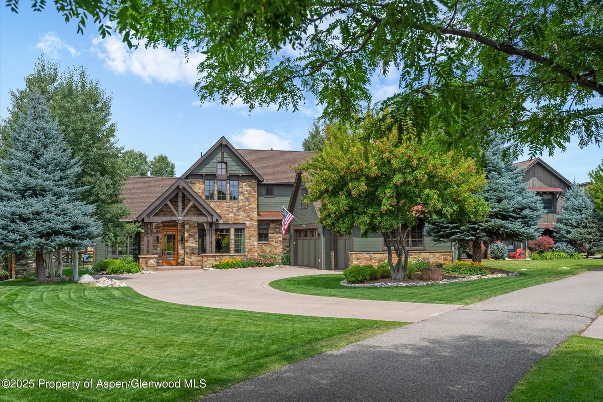 Backyard, Exterior, Facade, Tudor Revival