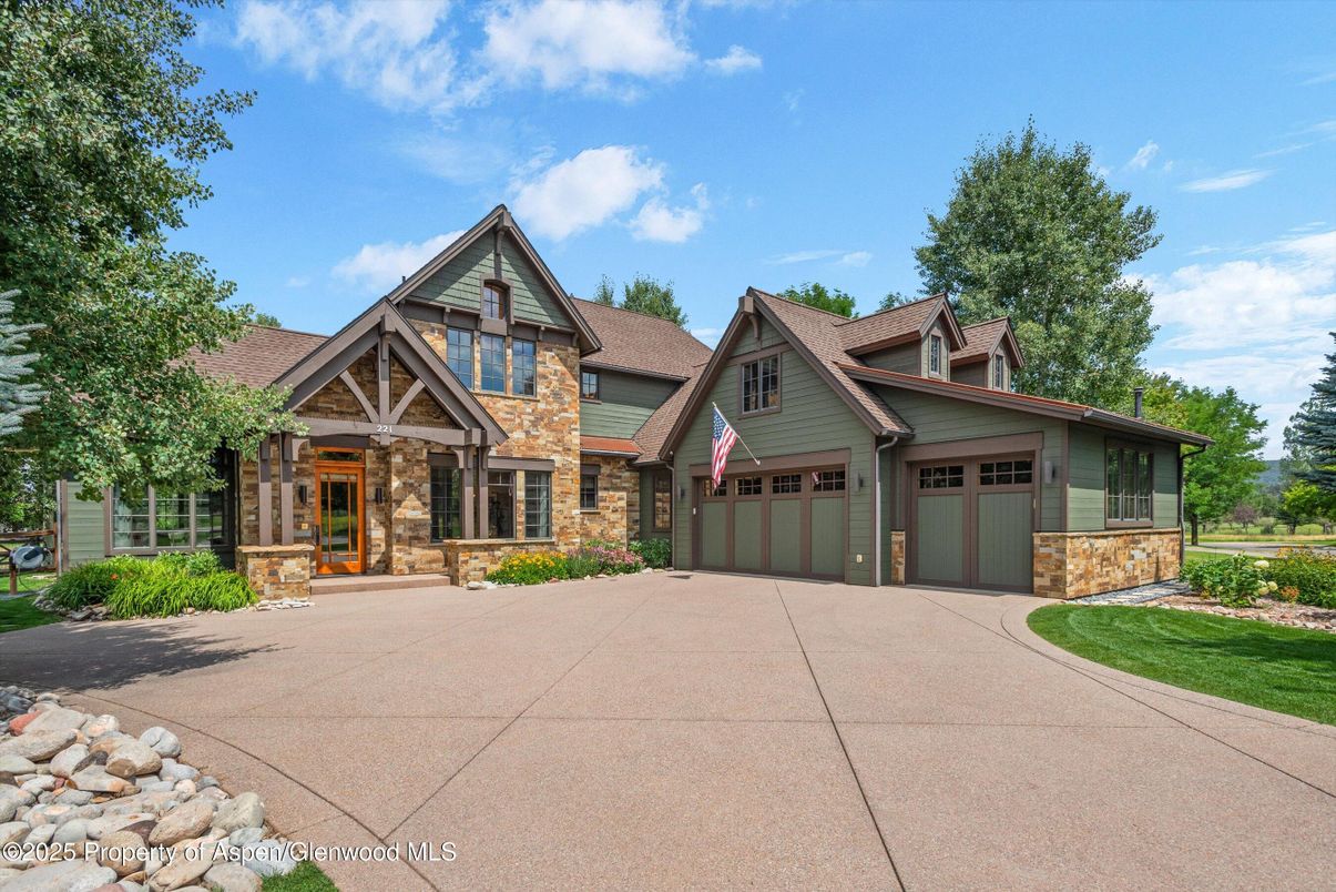 Attached, Exterior, Facade, Tudor Revival
