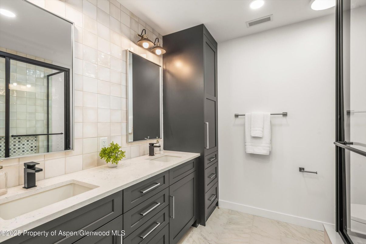 Bathroom, Dual Sink Vanities, Interior, Marble, Recessed Lighting