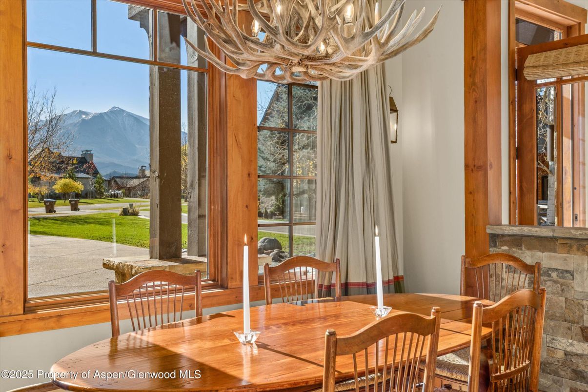 Chandelier, Dining room, Interior