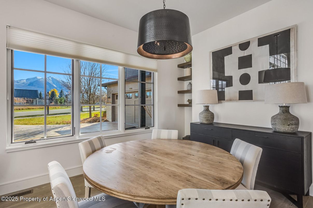 Dining room, Interior