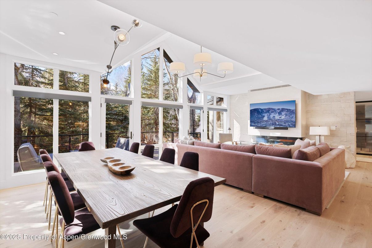 Dining room, Interior, Living room, Pendant Lights, Recessed Lighting, Wood Texture Flooring