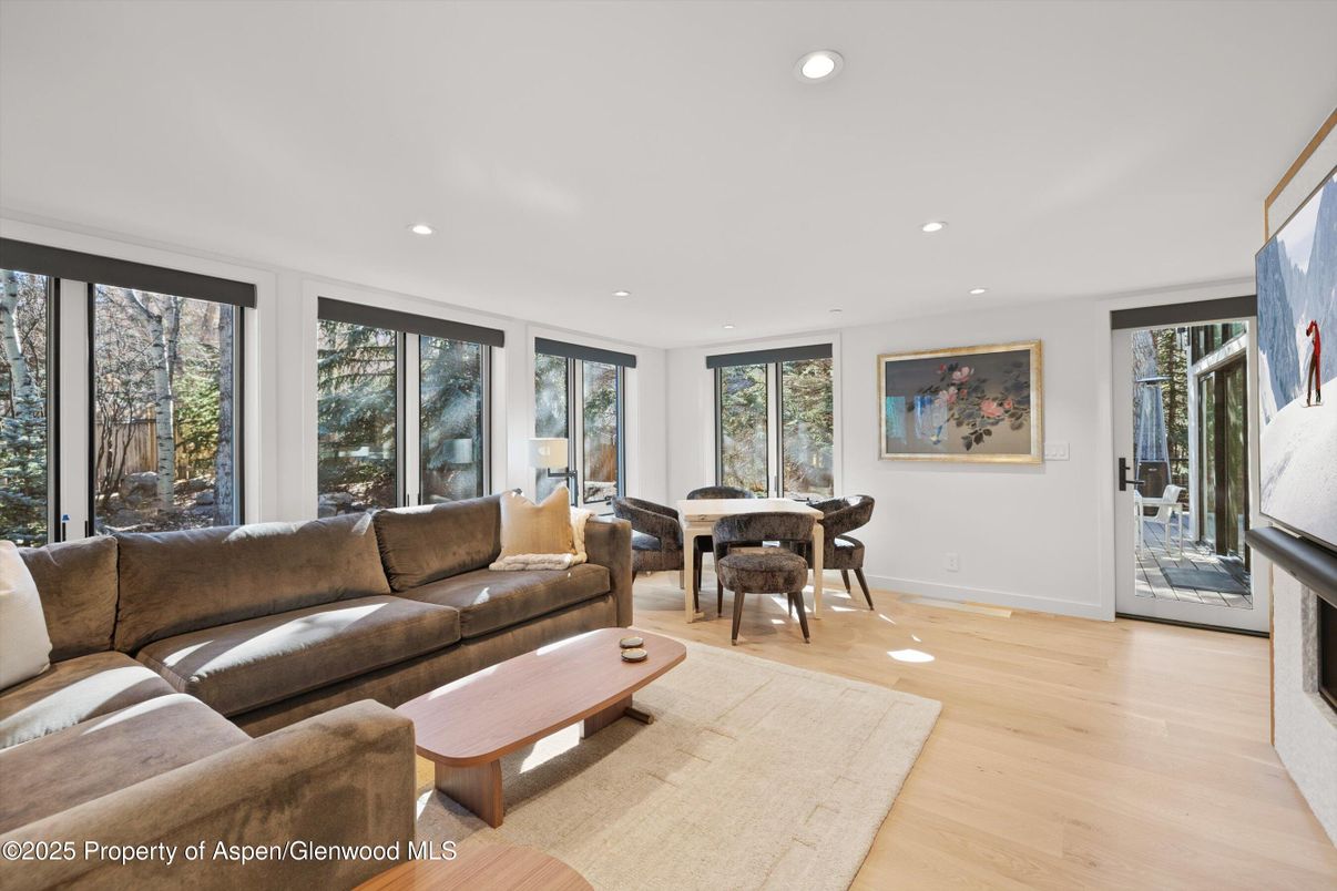 Dining room, Interior, Living room, Recessed Lighting, Wood Texture Flooring