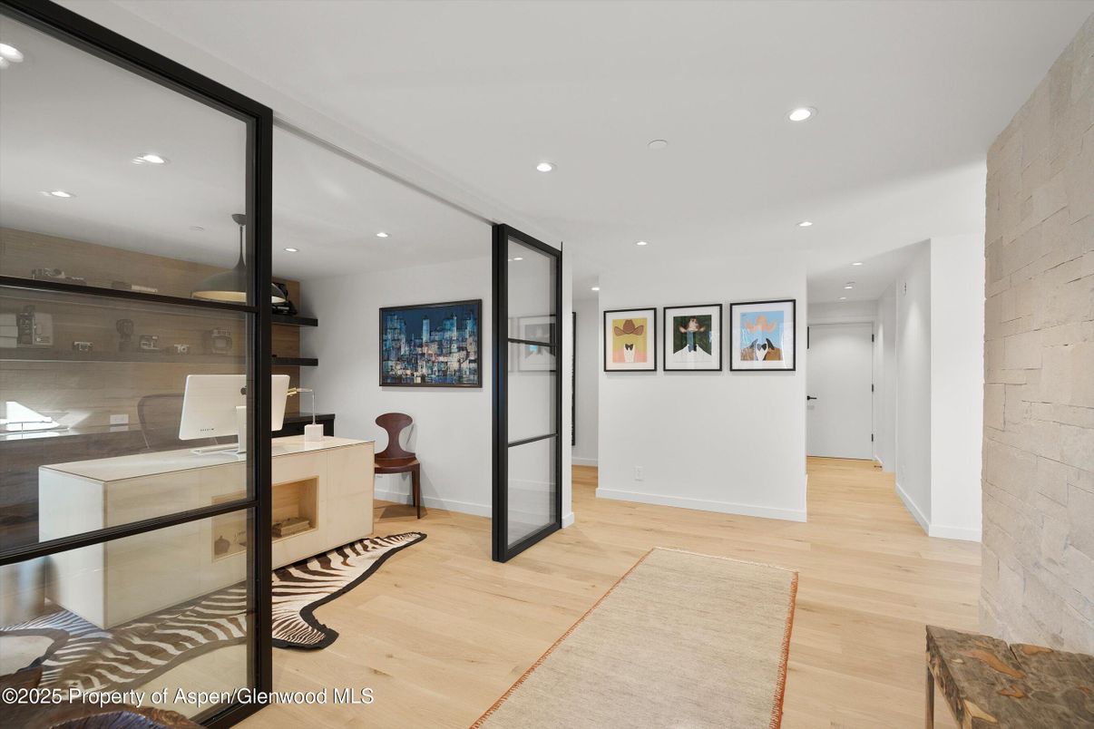 Interior, Recessed Lighting, Wood Texture Flooring