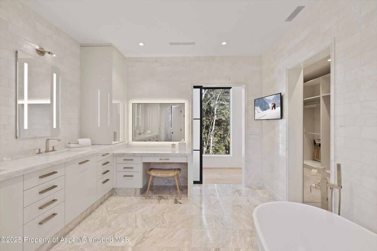 Bathroom, Dual Sink Vanities, Free Standing Baths, Interior, Marble, Recessed Lighting