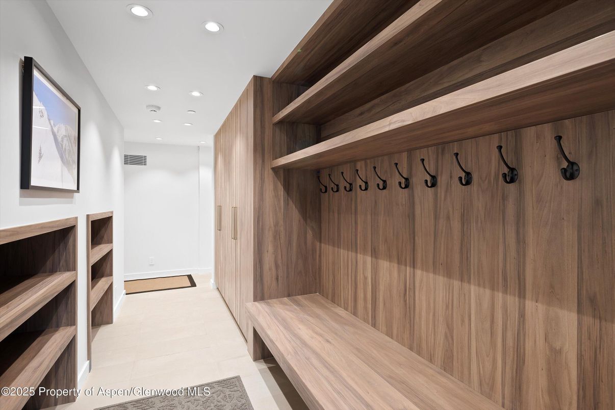 Interior, Recessed Lighting