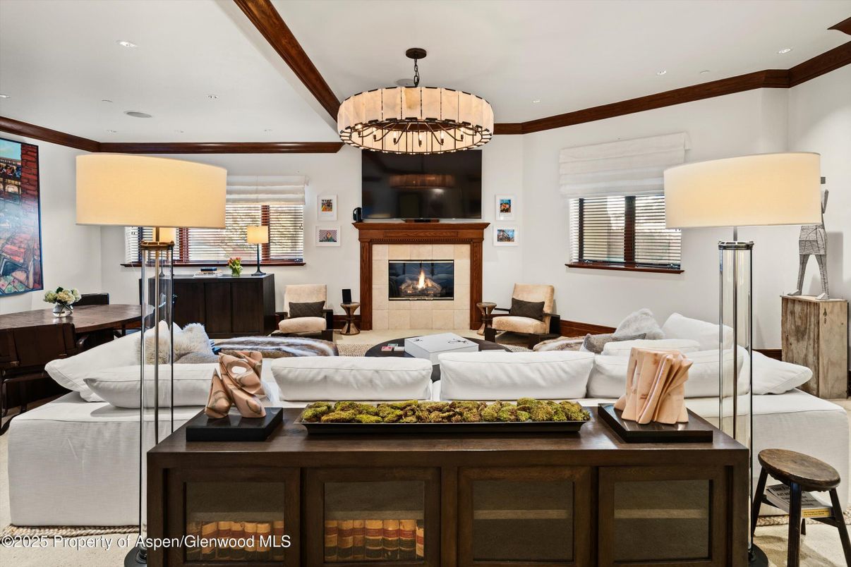 Fireplace, Interior, Living room, Pendant Lights, Recessed Lighting